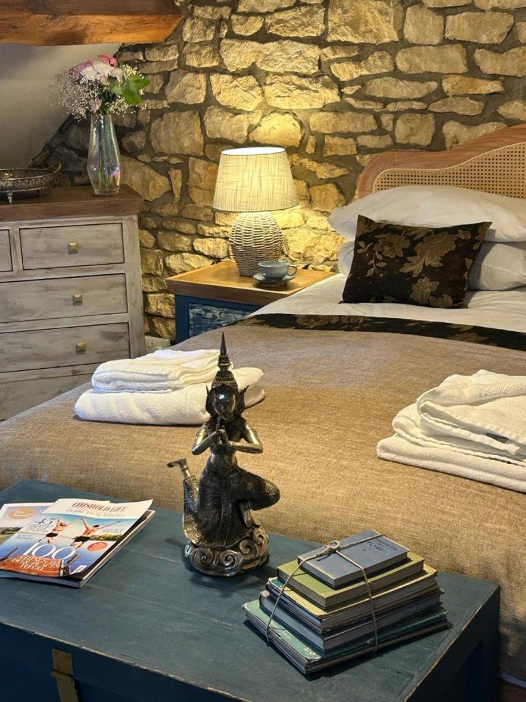 Siam Cottage Guesthouse Over 300 Years Old With Thai Restaurant Moreton-in-Marsh ภายนอก รูปภาพ